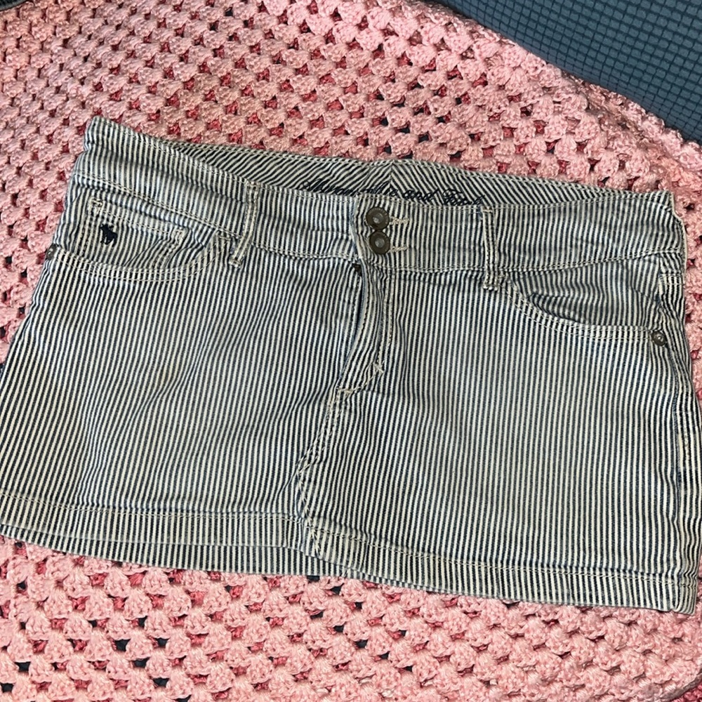 Abercrombie and Fitch mini skirt blue and white stripe stretchy
